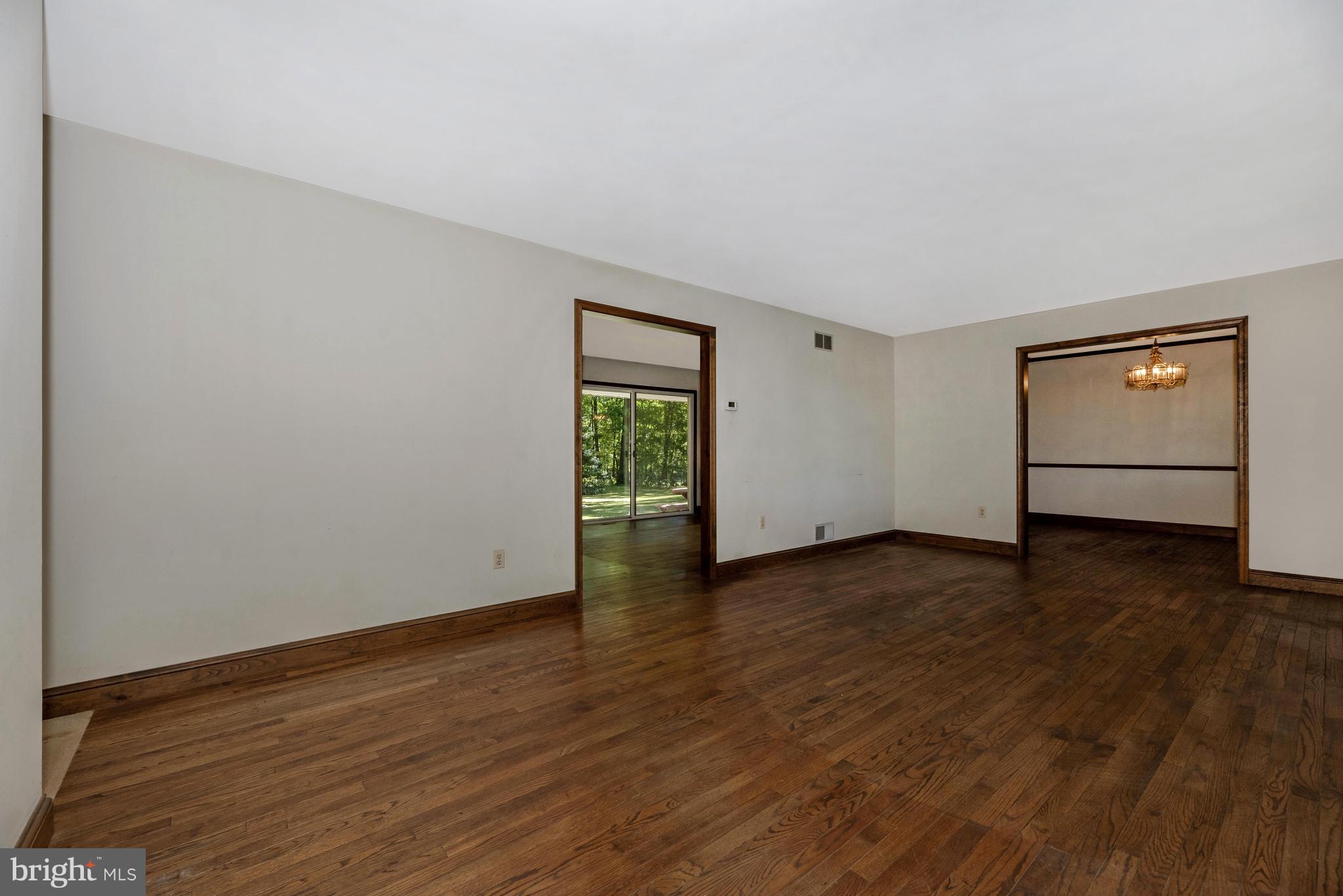 4799 Babylon Road Taneytown, MD 21787 - Photo 7 of 49 Living Room