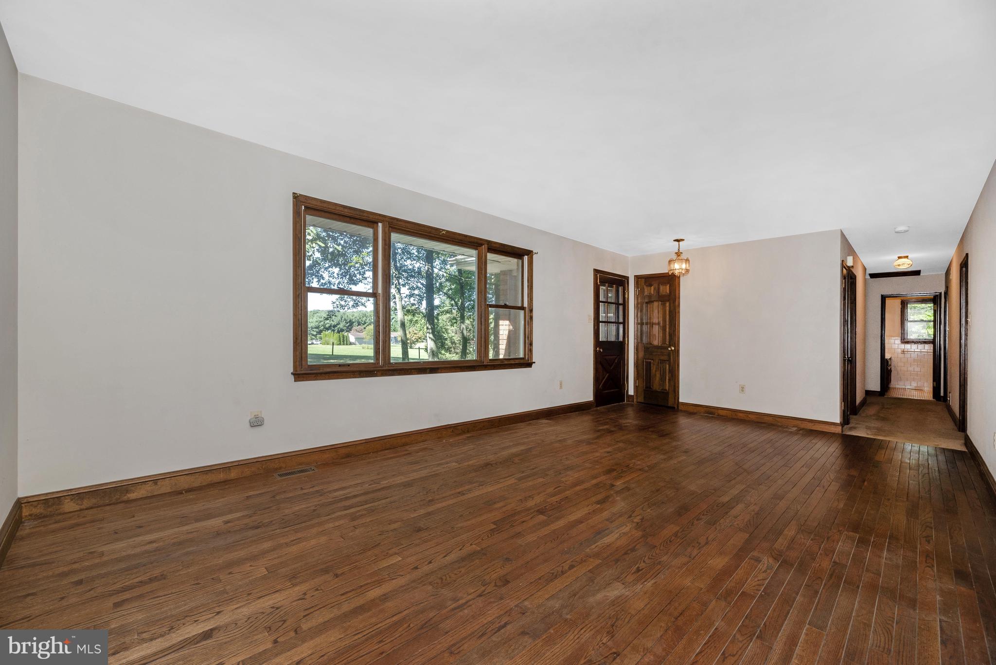 4799 Babylon Road Taneytown, MD 21787 - Photo 9 of 49 Living Room