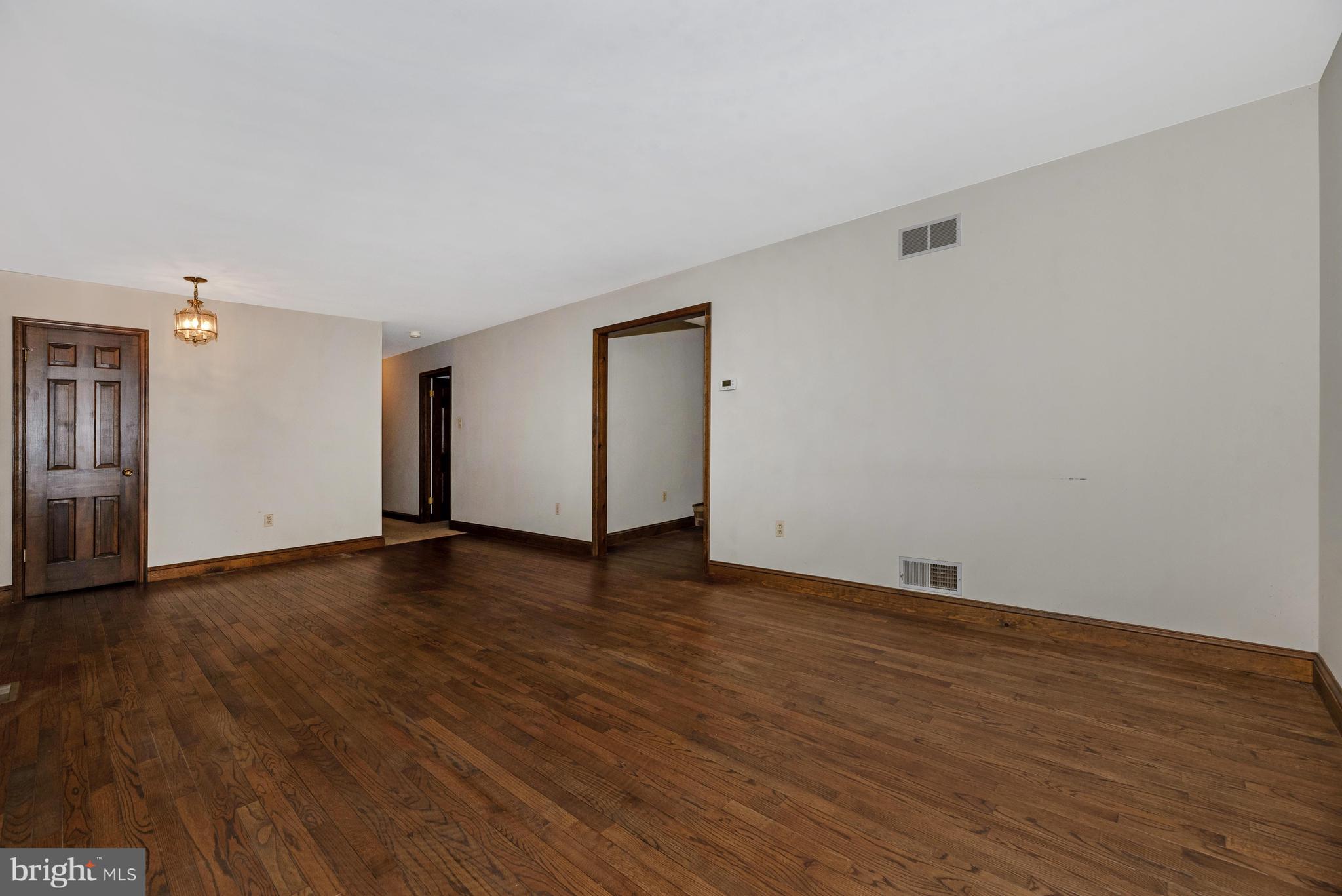 4799 Babylon Road Taneytown, MD 21787 - Photo 10 of 49 Living Room