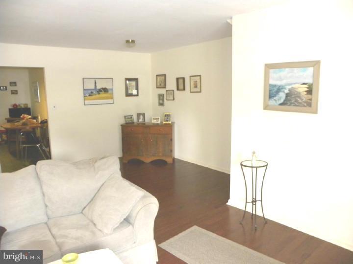 31 Bobbin Mill Road Media, PA 19063 - Photo 3 of 16 Dining Room