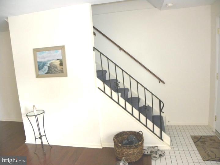31 Bobbin Mill Road Media, PA 19063 - Photo 6 of 16 Foyer