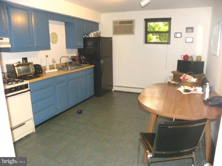 31 Bobbin Mill Road Media, PA 19063 - Photo 8 of 16 Kitchen