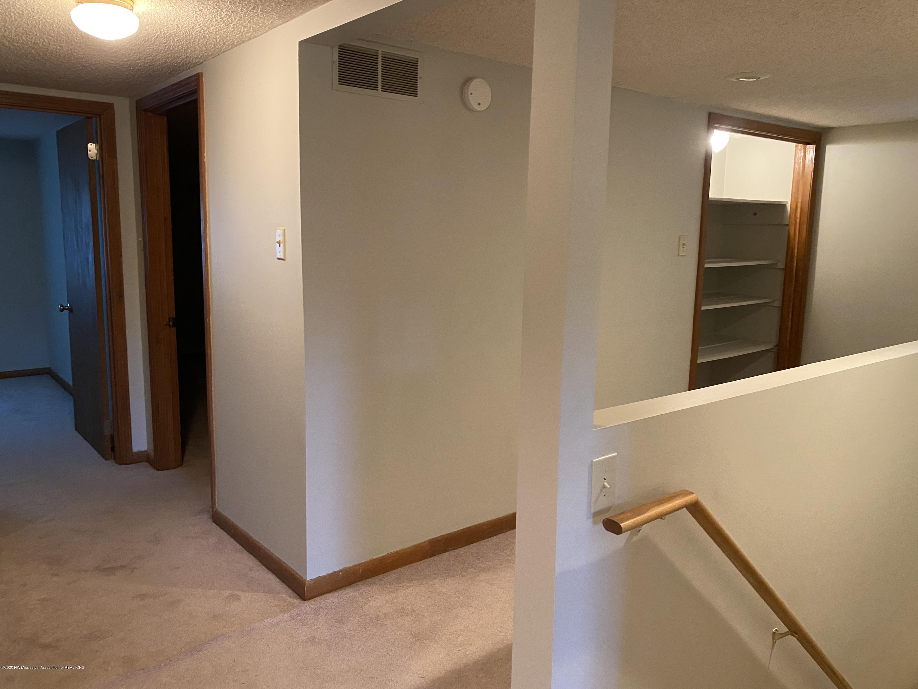 449 Strickland Road Byhalia, MS 38611 - Photo 28 of 45 Stairs