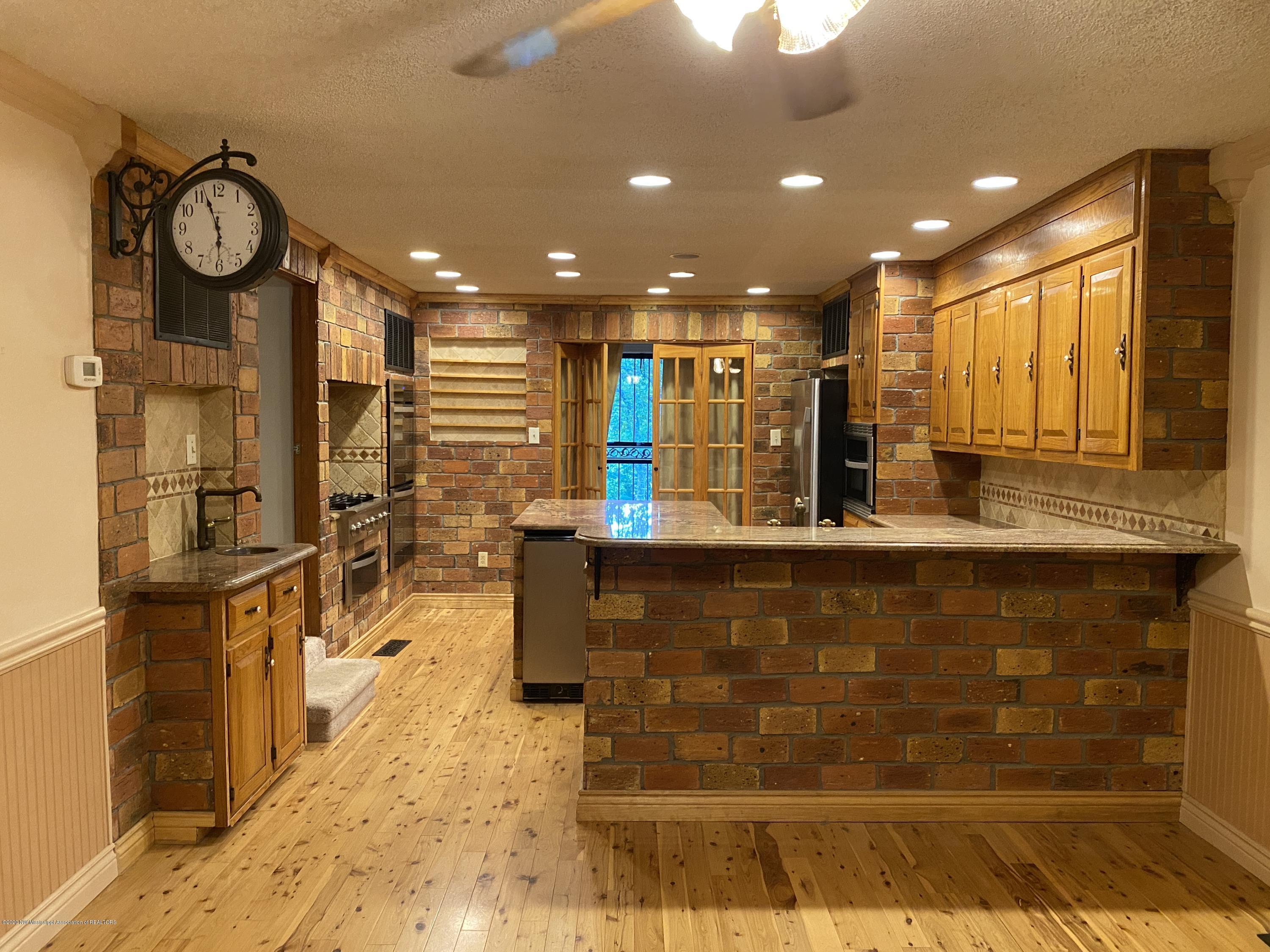 449 Strickland Road Byhalia, MS 38611 - Photo 4 of 45 Kitchen