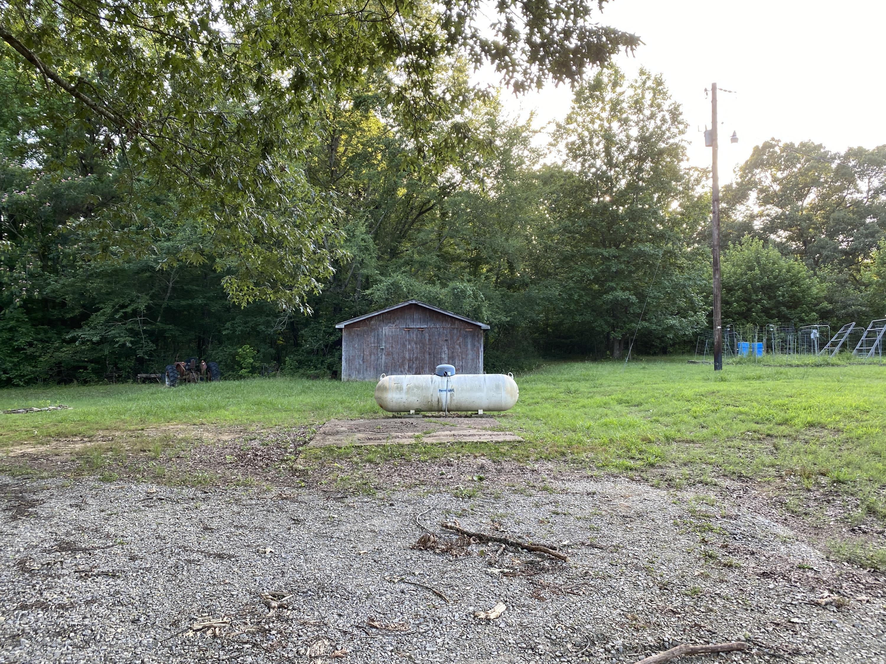 449 Strickland Road Byhalia, MS 38611 - Photo 43 of 45 Yard