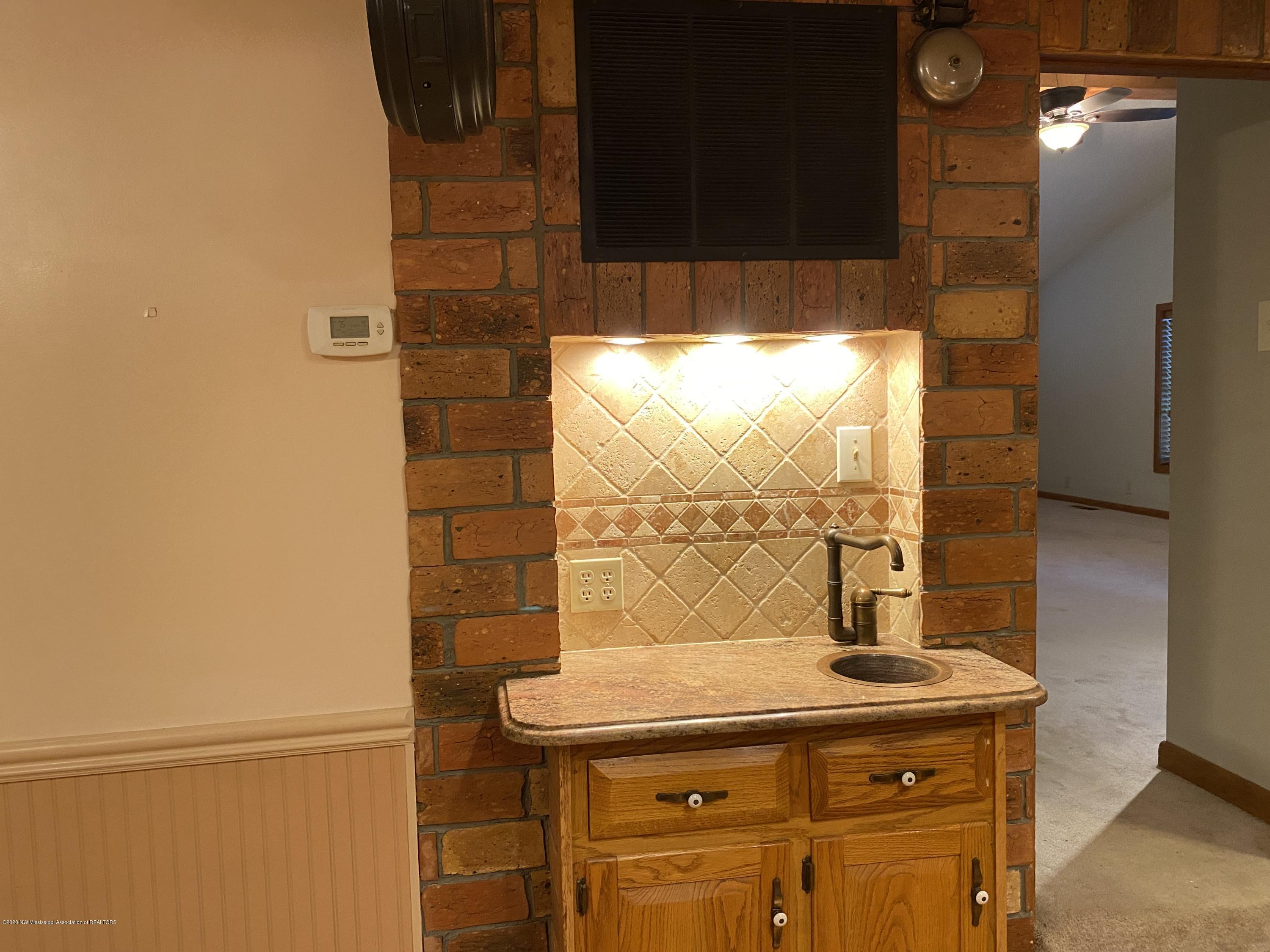 449 Strickland Road Byhalia, MS 38611 - Photo 7 of 45 Kitchen