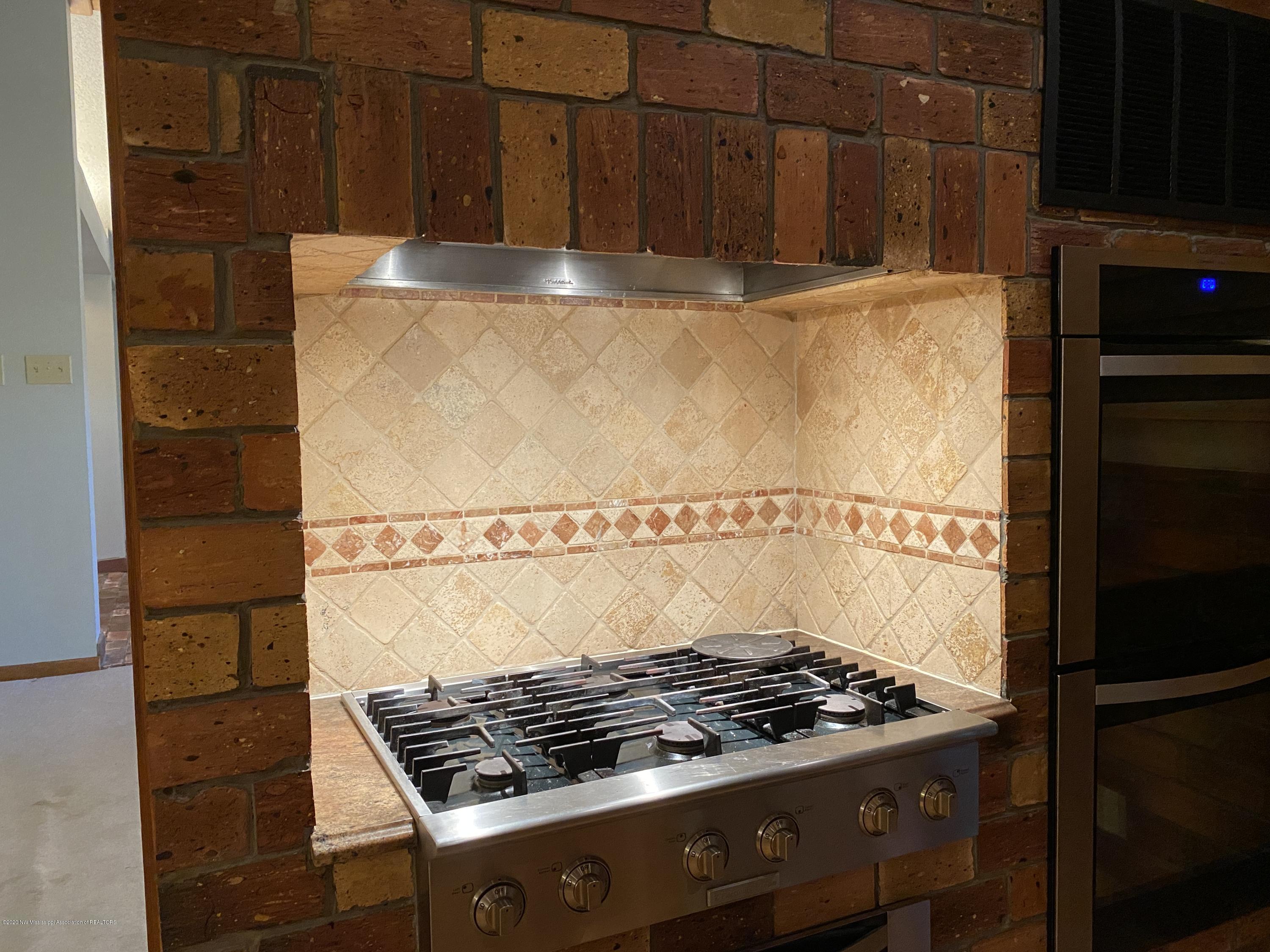 449 Strickland Road Byhalia, MS 38611 - Photo 8 of 45 Stove