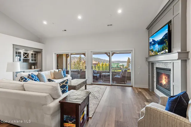 $1,800,000 | 4724 South Arrow Point Drive, Unit A301, Harrison, ID 83833