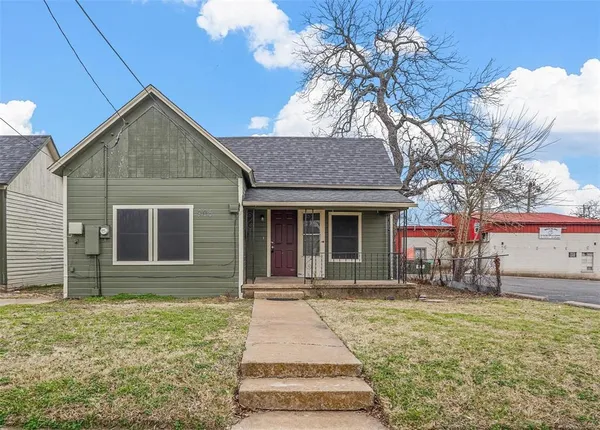 $285,000 | 908 East Houston Street, Sherman, TX 75090