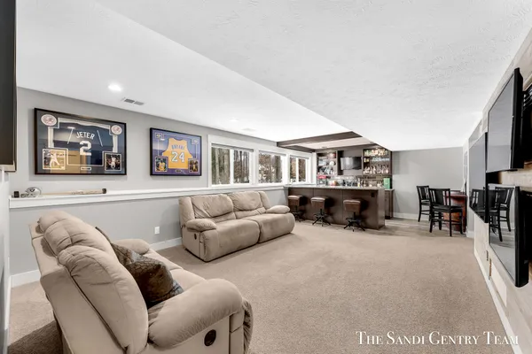 $699,900 | 16575 Spring Tree Drive, Spring Lake, MI 49456