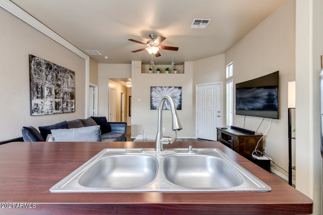 16620 South 48th Street, Unit 62 Phoenix, AZ 85048 - Photo 9 of 31 09-48th #62