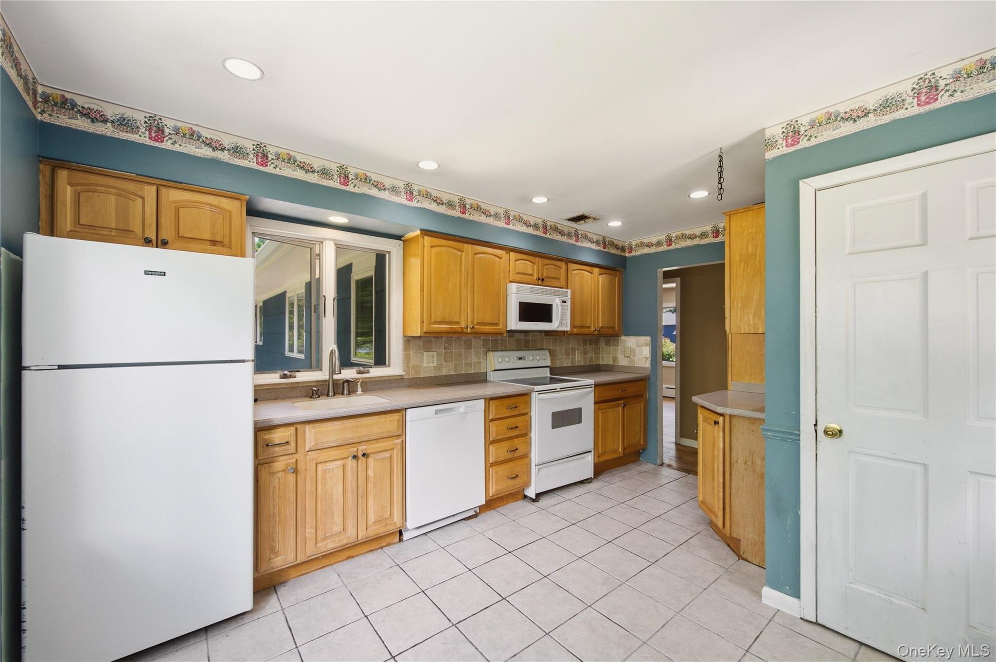 58 Juniper Road Kings Park, NY 11754 - Photo 12 of 33