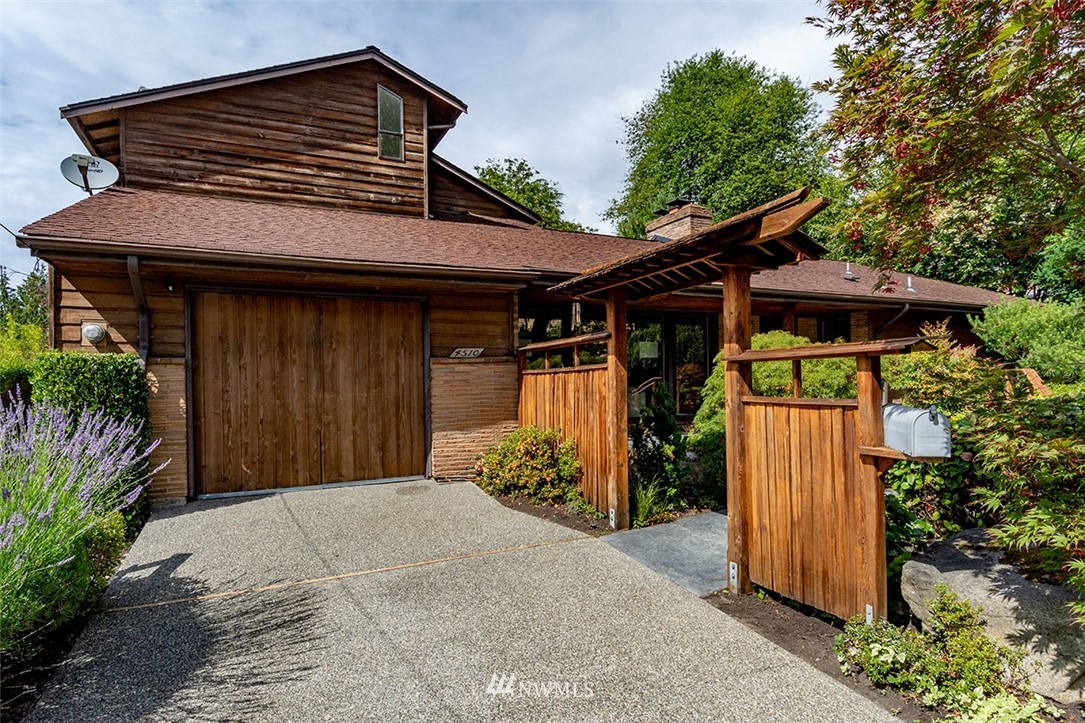 4510 Southwest Director Street Seattle, WA 98136 - Photo 2 of 25 Gallery Image 2