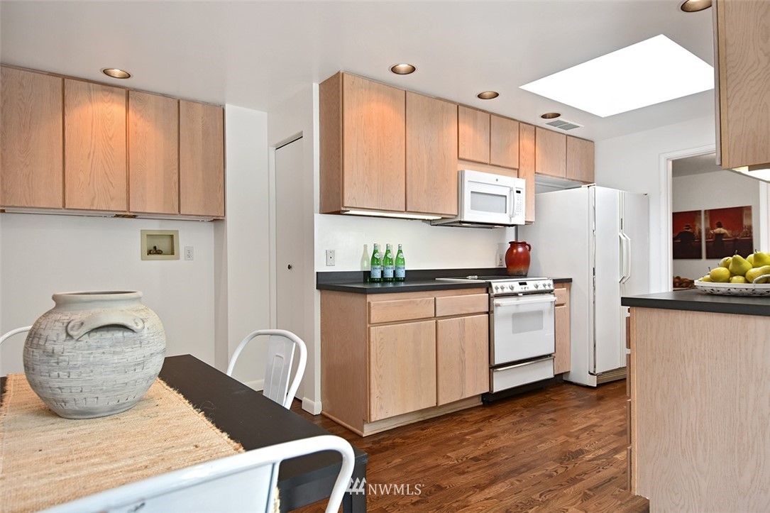 4510 Southwest Director Street Seattle, WA 98136 - Photo 14 of 25 Gallery Image 14