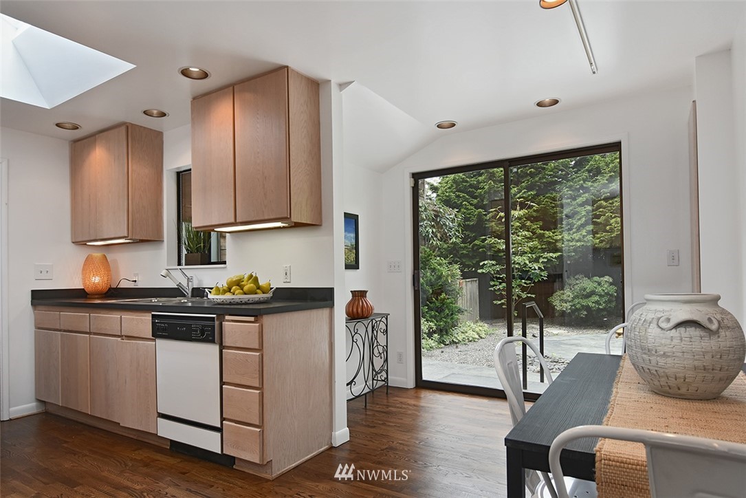 4510 Southwest Director Street Seattle, WA 98136 - Photo 15 of 25 Gallery Image 15
