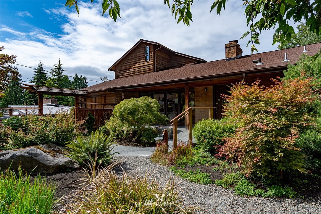 4510 Southwest Director Street Seattle, WA 98136 - Photo 3 of 25 Gallery Image 3