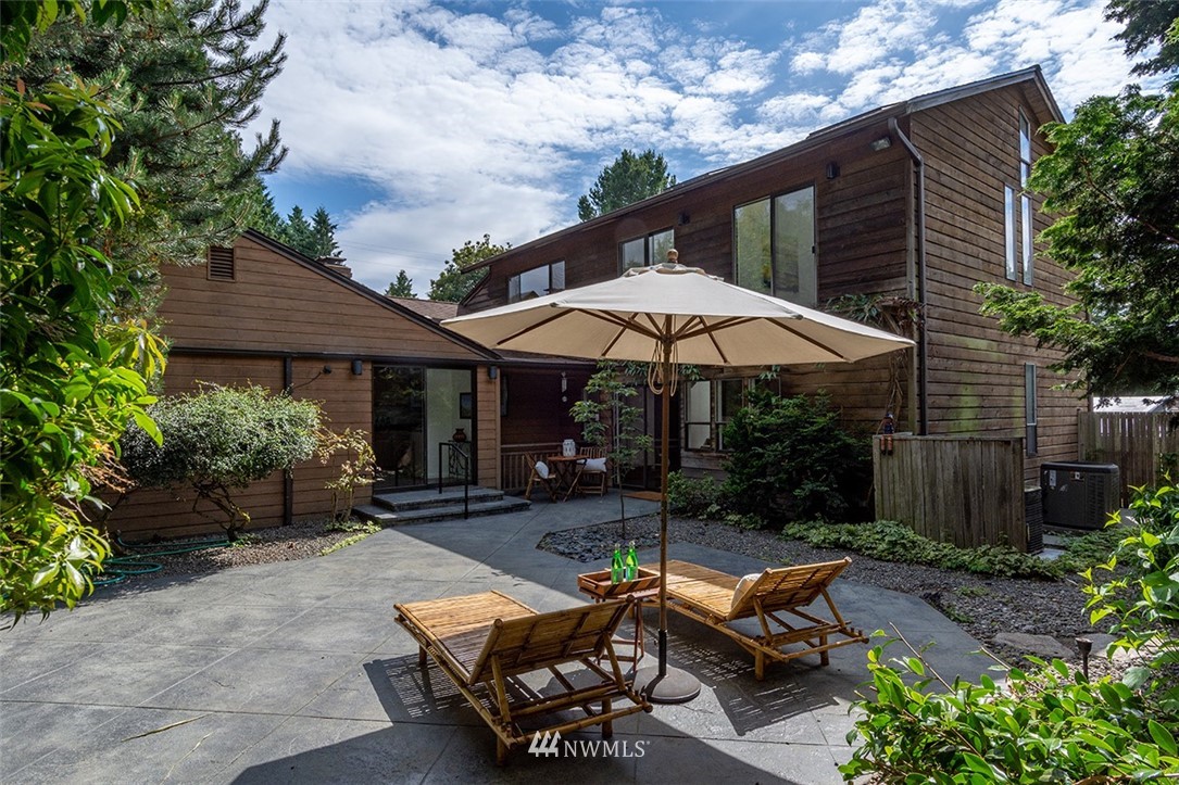 4510 Southwest Director Street Seattle, WA 98136 - Photo 5 of 25 Gallery Image 5