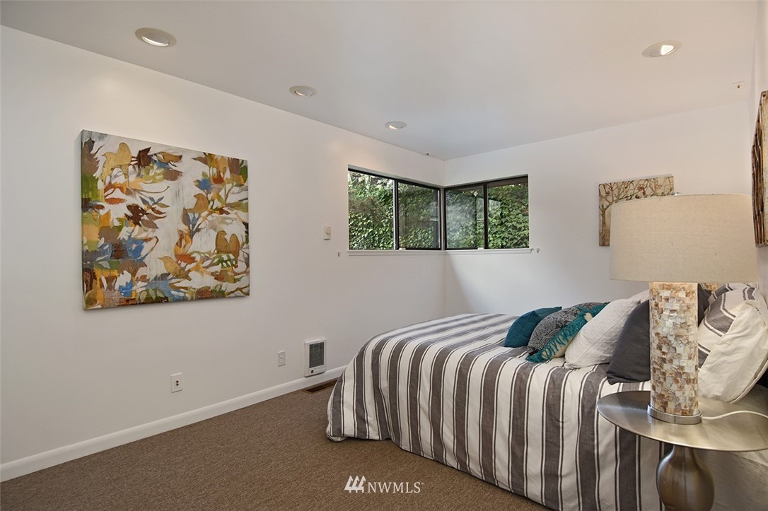 4510 Southwest Director Street Seattle, WA 98136 - Photo 10 of 25 Gallery Image 10