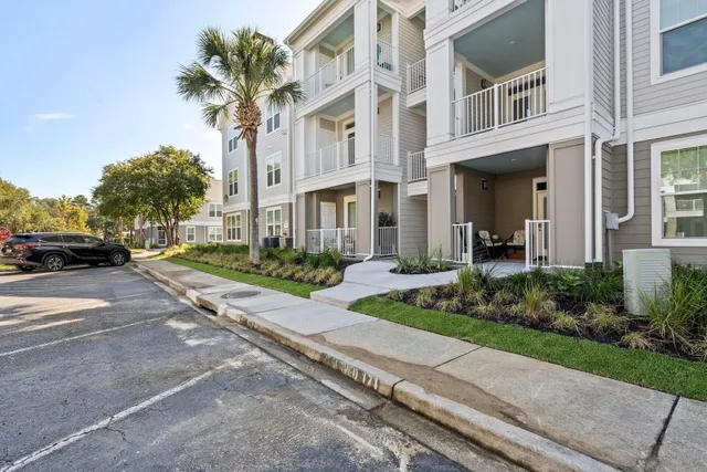 $319,900 | 130 River Landing Drive, Unit 3216, Charleston, SC 29492