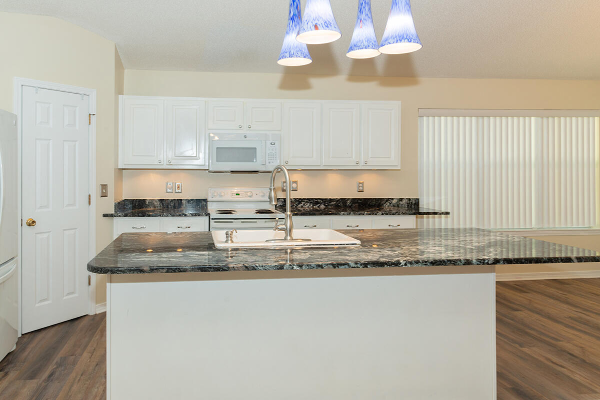 712 Randall Roberts Road Fort Walton Beach, FL 32547 - Photo 3 of 31 DSC_8122