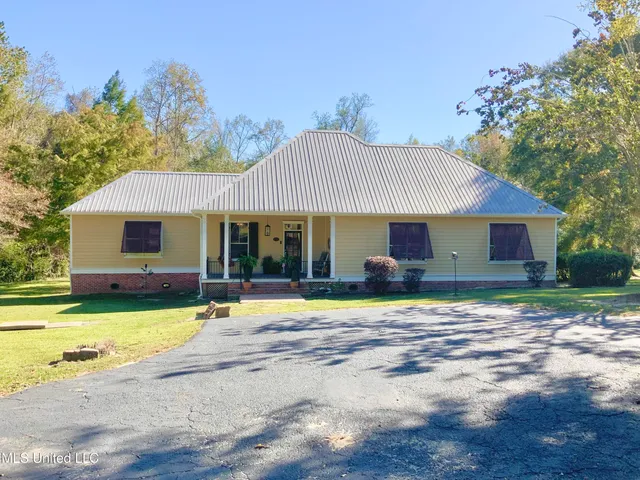 $335,000 | 121 Tripp Lane, Carriere, MS 39426