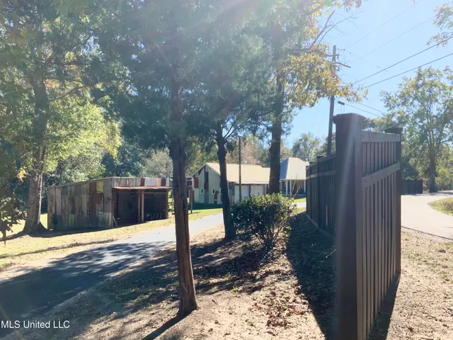 $335,000 | 121 Tripp Lane, Carriere, MS 39426