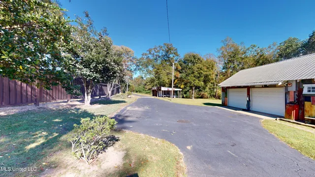 $335,000 | 121 Tripp Lane, Carriere, MS 39426