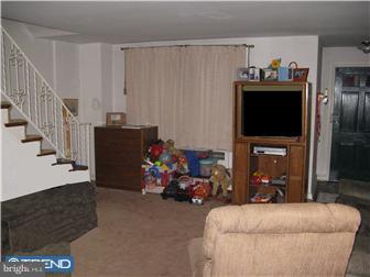 251 Glendale Road Upper Darby, PA 19082 - Photo 2 of 6 Gallery Image 2