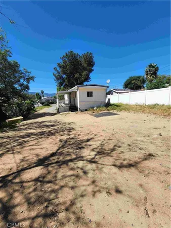 $2,100 | 32906 Wildomar Road, Lake Elsinore, CA 92530
