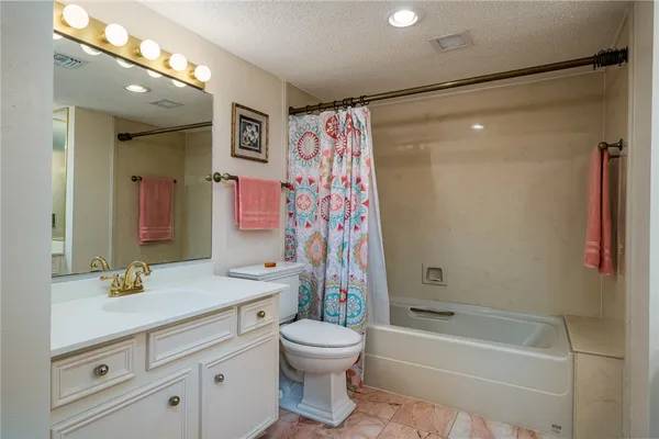 $249,000 | 4000 Surfside Boulevard, Unit 206, Corpus Christi, TX 78402
