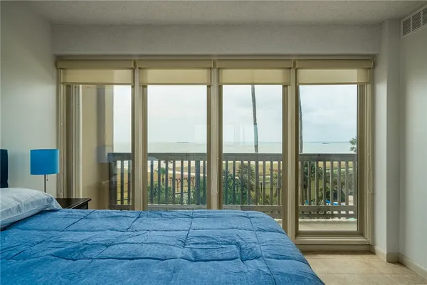 $249,000 | 4000 Surfside Boulevard, Unit 206, Corpus Christi, TX 78402