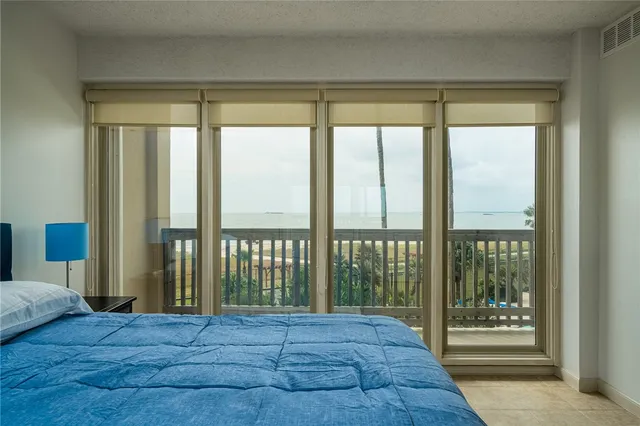 $256,000 | 4000 Surfside Boulevard, Unit 206, Corpus Christi, TX 78402