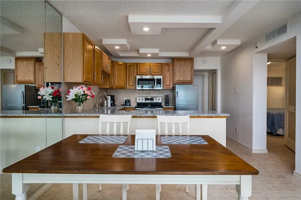 $249,000 | 4000 Surfside Boulevard, Unit 206, Corpus Christi, TX 78402