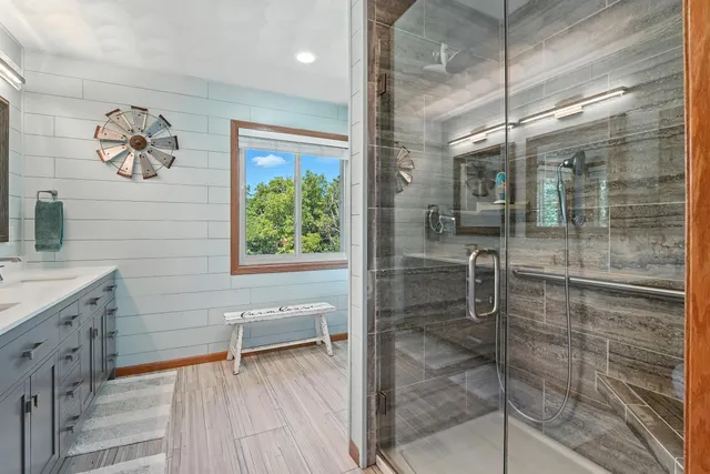 $750,000 | N7012 County Hwy J, Monticello, WI 53570