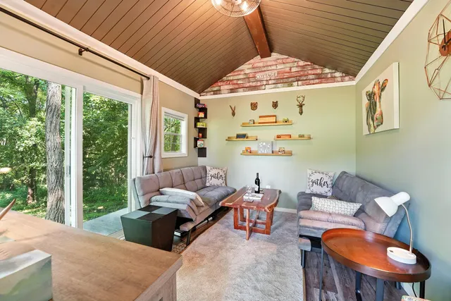 $750,000 | N7012 County Hwy J, Monticello, WI 53570