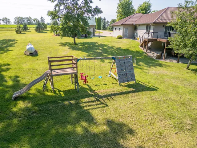 $750,000 | N7012 County Hwy J, Monticello, WI 53570