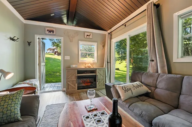 $750,000 | N7012 County Hwy J, Monticello, WI 53570