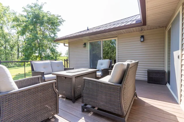 $750,000 | N7012 County Hwy J, Monticello, WI 53570