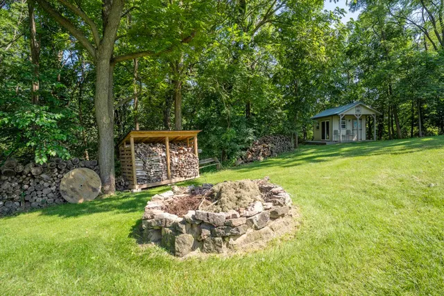 $750,000 | N7012 County Hwy J, Monticello, WI 53570