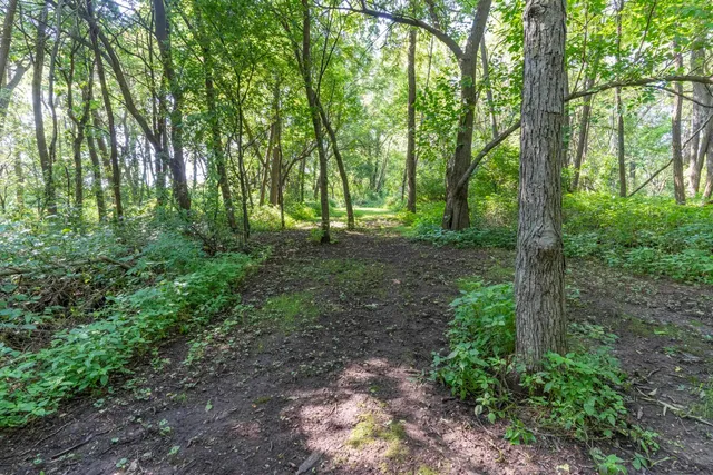 $750,000 | N7012 County Hwy J, Monticello, WI 53570