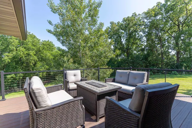 $750,000 | N7012 County Hwy J, Monticello, WI 53570