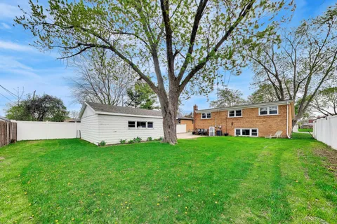 $340,000 | 6864 175th Place, Tinley Park, IL 60477