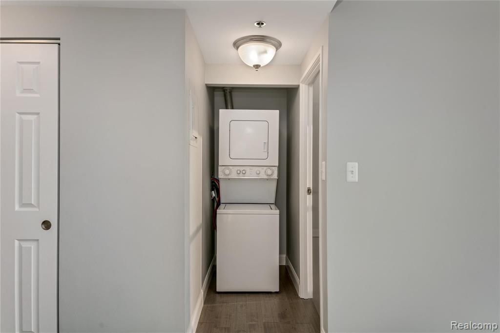 250 East Harbortown Drive, Unit 612 Detroit, MI 48207 - Photo 13 of 19