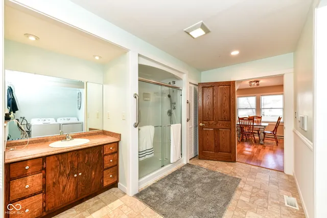 $144,900 | 1122 South B Street, Elwood, IN 46036