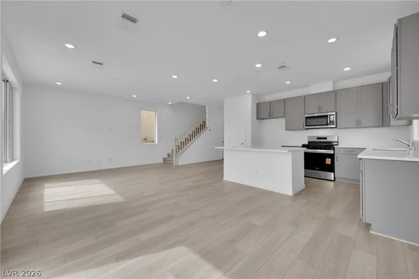 $2,700 | 5925 Obsidian Sky Avenue, Las Vegas, NV 89141