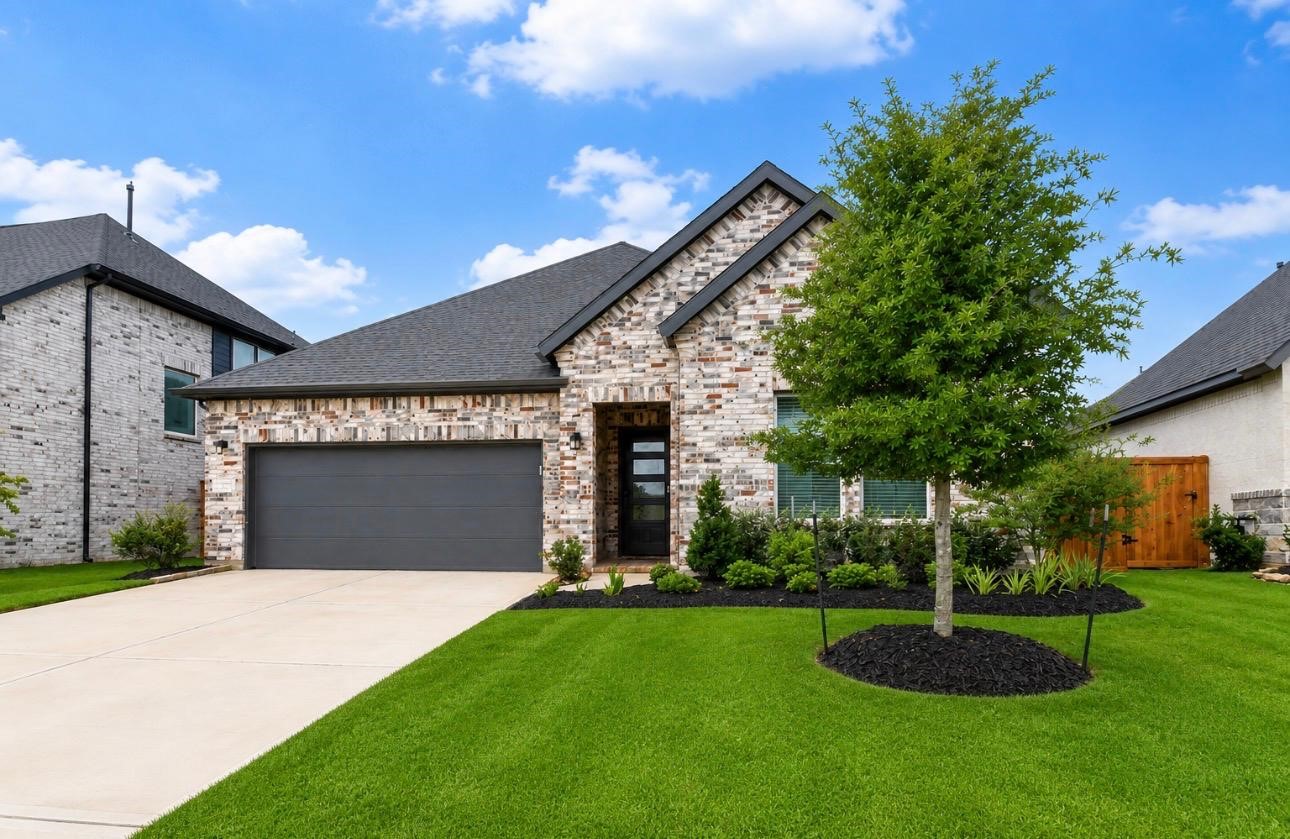 31915 Sky Rdg Lane Fulshear, TX 77441 - Photo 4 of 38 Discover the perfect blend of coziness and convenience in this inviting, charming home!
