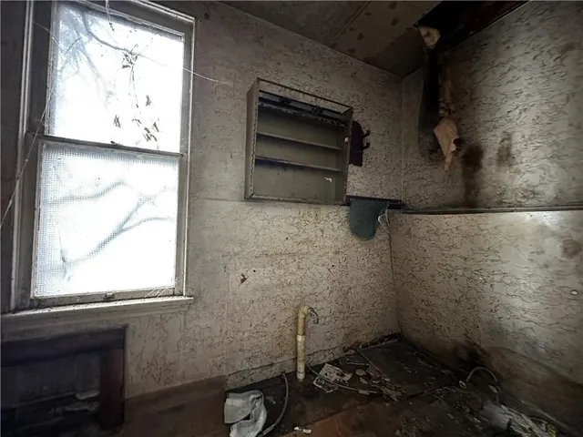 $9,500 | 243 Grant Street, Franklin, PA 16323