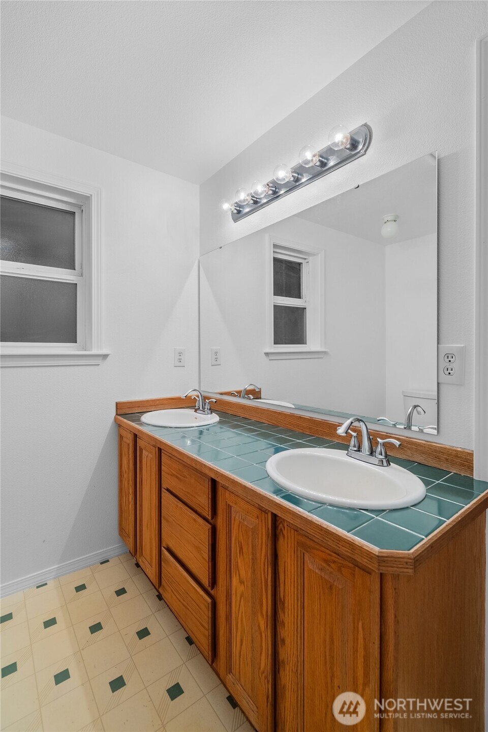 3627 Kings Way Southeast Olympia, WA 98501 - Photo 32 of 37