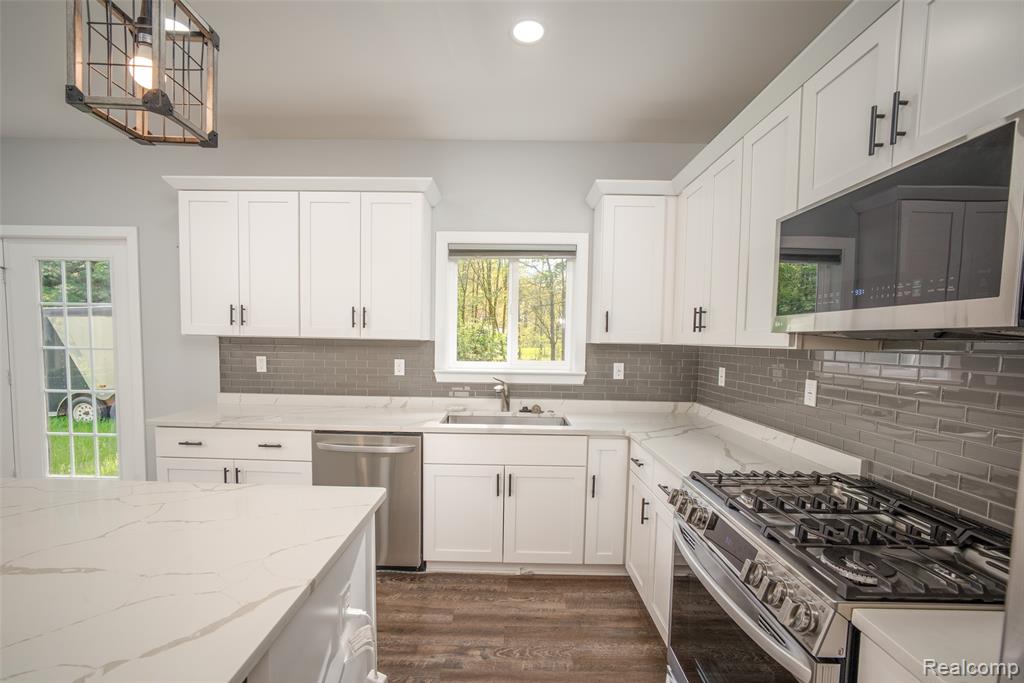 11913 Tuttle Hill Road Willis, MI 48191 - Photo 8 of 32