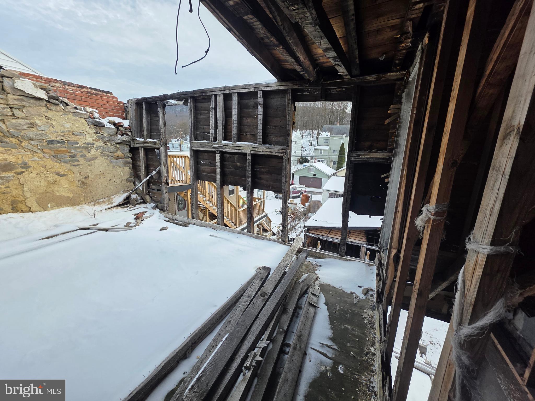 426 Centre Street Ashland, PA 17921 - Photo 28 of 30 a view of a balcony with chair